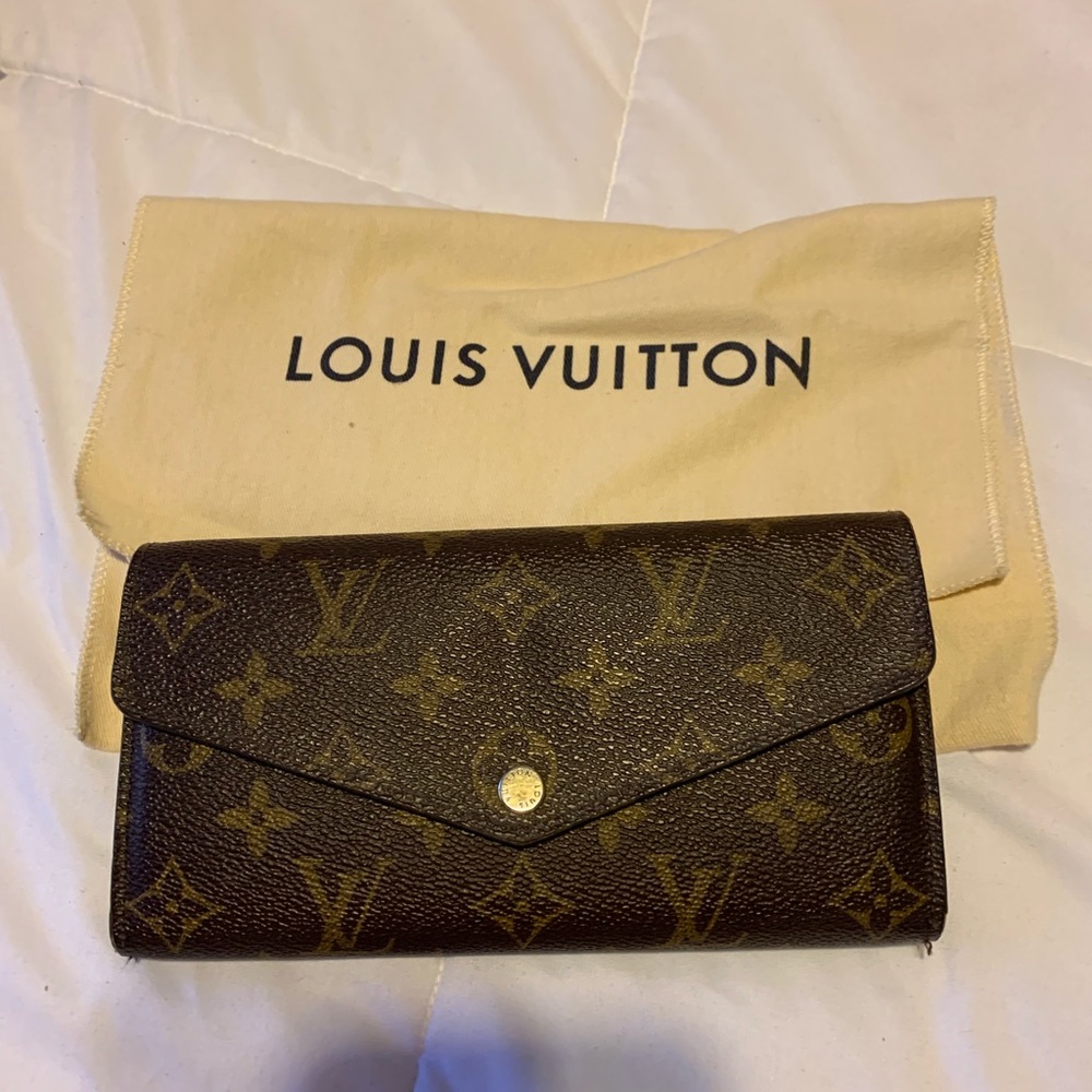Louis Vuitton Monogram Sarah Wallet